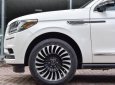 Cần bán xe Lincoln Navigator AT đời 2018, màu trắng, nhập khẩu nguyên chiếc