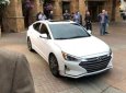 Cần bán xe Hyundai Elantra năm sản xuất 2019, màu trắng