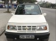 Cần bán xe Chevrolet Tracker sản xuất 1991, màu trắng, số sàn hai cầu