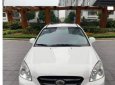 Xe Kia Carens 2.0 AT năm 2011, màu trắng xe gia đình