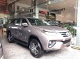 Cần bán Toyota Fortuner đời 2019, màu xám
