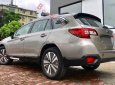 Cần bán lại Subaru Outback sản xuất 2018, màu bạc, xe nhập
