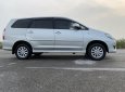 Cần bán xe Toyota Innova 2.0E đời 2013, màu bạc
