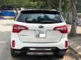 Cần bán lại xe Kia Sorento 2.4AT năm sản xuất 2017, màu trắng, giá tốt