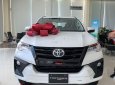 Cần bán xe Toyota Fortuner đời 2019, màu trắng, giá tốt