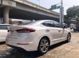 Bán ô tô Hyundai Elantra năm sản xuất 2017, màu trắng, giá tốt