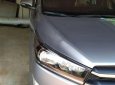 Cần bán lại xe Toyota Innova sản xuất 2017, màu bạc số sàn