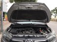 Cần bán xe Toyota Innova 2.0E đời 2017, màu bạc, giá 655tr