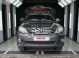 Cần bán Toyota Fortuner 2013, màu xám xe còn mới nguyên