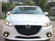 Cần bán gấp Mazda 3 năm sản xuất 2016, màu trắng xe còn mới nguyên