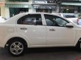 Cần bán xe Chevrolet Aveo sản xuất 2015, màu trắng số tự động xe còn mới