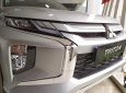 Chiếc xe bán tải - Mitsubishi Triton: Phiên bản AT Mivec Premium sản xuất 2020, màu bạc, bán giá tốt