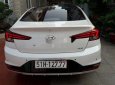 Cần bán lại xe Hyundai Elantra đời 2019, màu trắng giá cạnh tranh