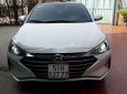 Cần bán lại xe Hyundai Elantra đời 2019, màu trắng giá cạnh tranh