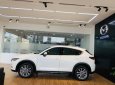 Cần bán Mazda CX 5 2.0 Premium 2020, màu trắng, xe sẵn - giao ngay