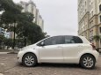 Cần bán Toyota Yaris đời 2010, màu trắng, nhập khẩu từ Nhật