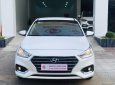 Bán gấp chiếc Hyundai Accent MT (bản đủ) đời 2018, màu trắng, giá cực kì ưu đãi