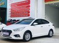 Bán gấp chiếc Hyundai Accent MT (bản đủ) đời 2018, màu trắng, giá cực kì ưu đãi