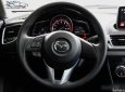 Bán giá thấp với chiếc Mazda 3 1.5 sedan sản xuất 2017, màu trắng, giá thấp