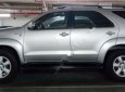 Cần bán xe Toyota Fortuner 2.7V 4x4 AT đời 2011, màu bạc