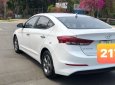 Cần bán gấp Hyundai Elantra năm 2017, số sàn