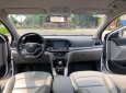 Cần bán gấp Hyundai Elantra năm 2017, số sàn