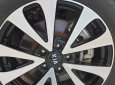 Cần bán gấp Kia Sorento GATH 2.4 AT sản xuất 2016, màu trắng còn mới
