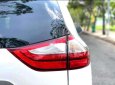 Cần bán gấp Toyota Sienna năm sản xuất 2015, màu trắng xe gia đình