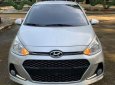 Cần bán gấp Hyundai Grand i10 năm 2017, màu bạc số sàn, 280tr