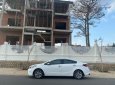 Cần bán xe Kia Cerato năm sản xuất 2017, màu trắng còn mới