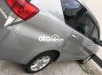 Cần bán Toyota Innova 2.0G AT năm 2017, màu bạc xe gia đình