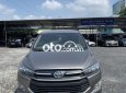 Cần bán gấp Toyota Innova E năm sản xuất 2017, màu xám  