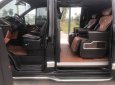 Bán ô tô Ford Tourneo Titanium 2.0 AT sản xuất 2019, màu đen