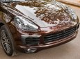 Bán Porsche Cayenne S 2016 màu nâu đã Wrap cam đỏ