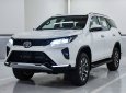 Bán Toyota Fortuner đời 2021, màu trắng, nhập khẩu