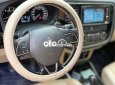 Bán Mitsubishi Outlander 2.0 CVT sản xuất 2018, màu xám bạc, xe một chủ từ mới