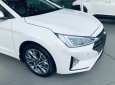 Cần bán xe Hyundai Elantra 2.0 AT sản xuất 2022, màu trắng