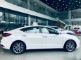 Cần bán xe Hyundai Elantra 2.0 AT sản xuất 2022, màu trắng