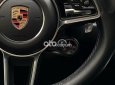 Cần bán gấp Porsche Macan 2.0AT sản xuất năm 2019, màu đen, xe nhập