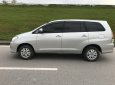 Bán ô tô Toyota Innova 2.0V sản xuất 2011, màu bạc số tự động
