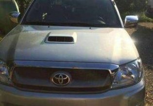 Cần bán lại xe Toyota Hilux MT đời 2009 số sàn giá 450 triệu tại Hòa Bình