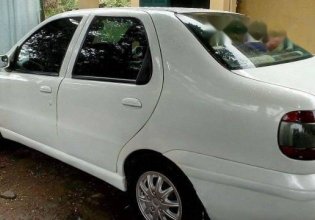 Cần bán Fiat Siena MT đời 2002, màu trắng, giá tốt giá 105 triệu tại Gia Lai