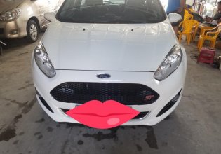 Cần bán Ford Fiesta S số tự động, đời 2015, màu trắng giá 400 triệu tại Bắc Ninh