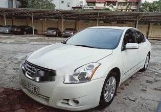 Bán ô tô Nissan Altima sản xuất 2010, màu trắng, nhập khẩu giá 650 triệu tại Hà Nội