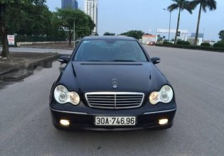 Cần bán gấp Mercedes C240 năm 2004, màu đen, 245 triệu giá 245 triệu tại Hà Nội