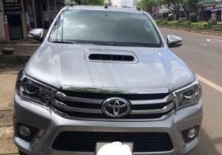 Bán Toyota Hilux G đời 2015, màu bạc   giá 715 triệu tại Gia Lai