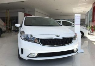Cần bán xe Kia Cerato 1.6L MT năm sản xuất 2018, màu trắng số sàn, 535tr giá 535 triệu tại Kon Tum