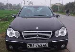 Bán Mercedes C240 sản xuất 2004, màu đen, nguyên bản, sơn zin không lỗi nhỏ giá 235 triệu tại Nghệ An