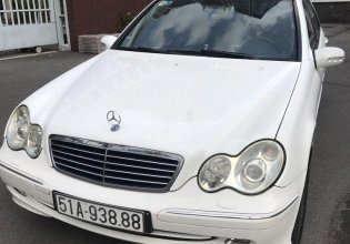 Cần bán gấp Mercedes C240 sản xuất năm 2004, màu trắng, 256tr giá 256 triệu tại Tp.HCM