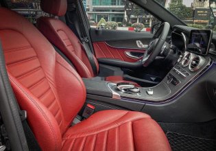 Bán Mercedes C300 AMG đời 2018, màu đen chính chủ giá 1 tỷ 790 tr tại Tp.HCM
